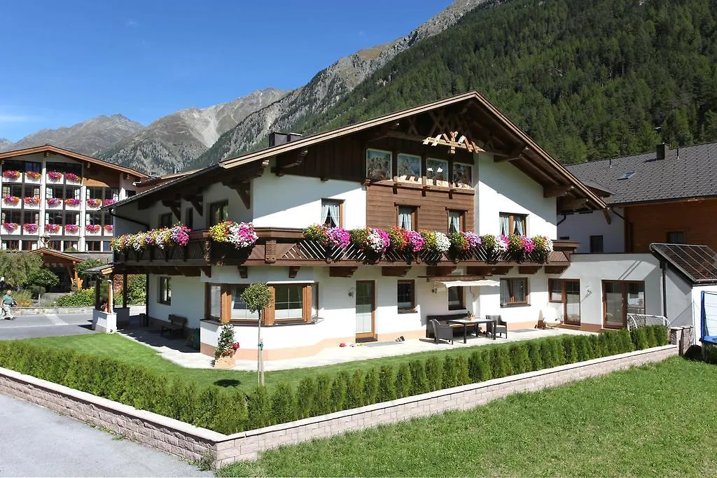 *** Guest house Garni Vierjahreszeiten Solden Austria